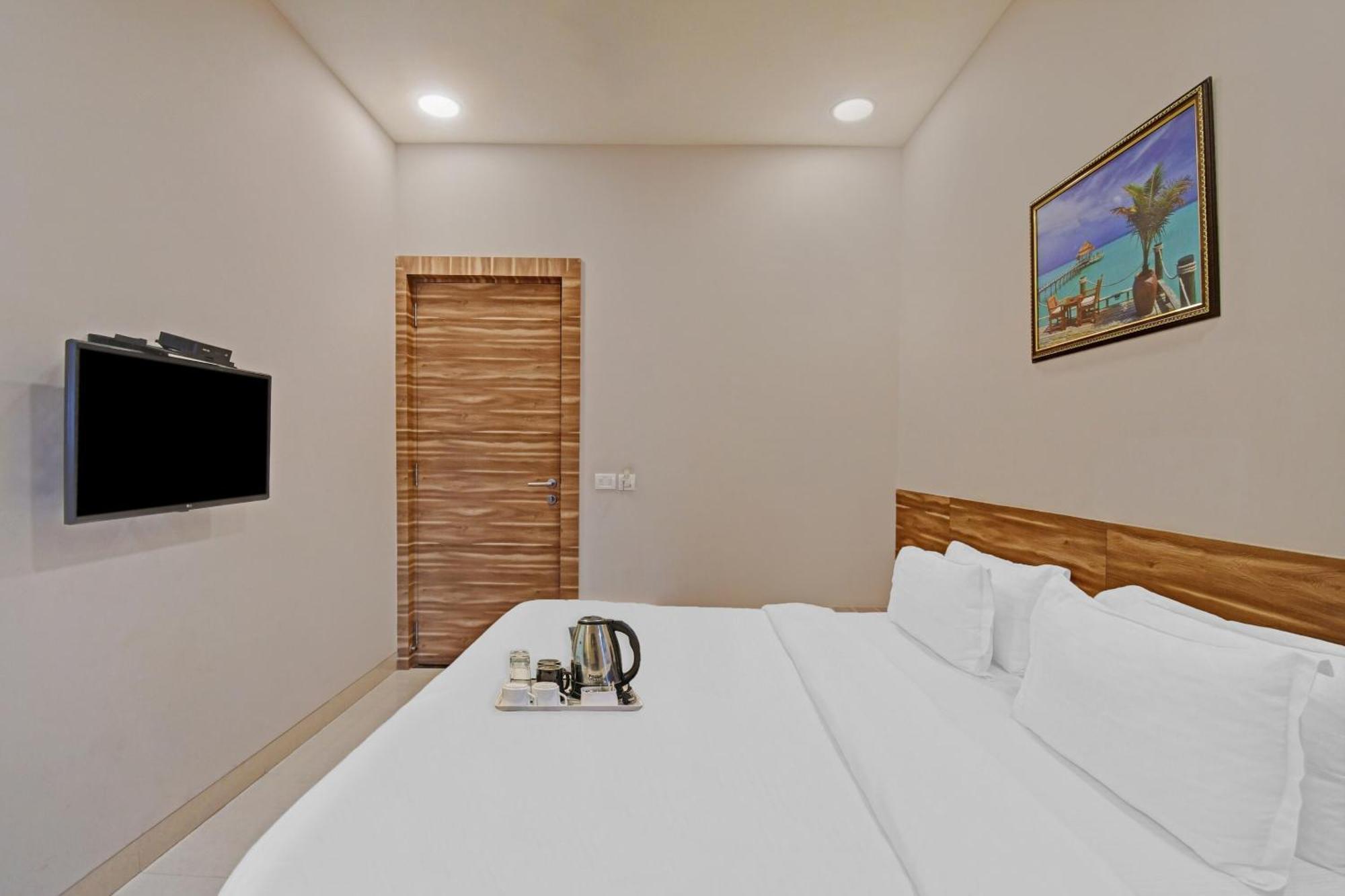 Super Townhouse Hotel All In One Near City Centre Salt Lake Salt Lake City Exterior photo